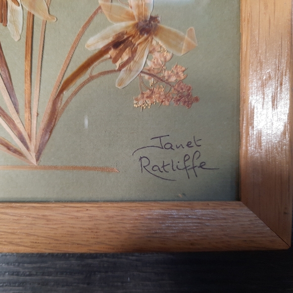 Vintage Pressed Flowers Framed Wall Art Decor Artist Signed - Picture 3 of 10